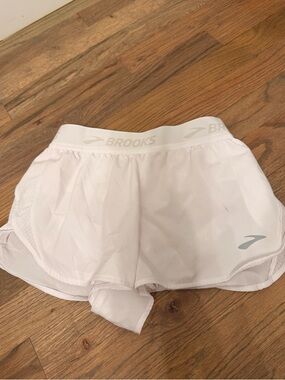 Brooks White Women's Athletic Running Shorts with Branded Waistband